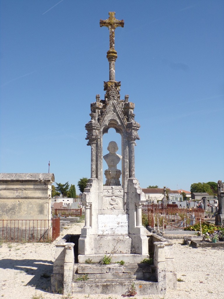 Matha - La Croix de cimetière (9 septembre 2023)