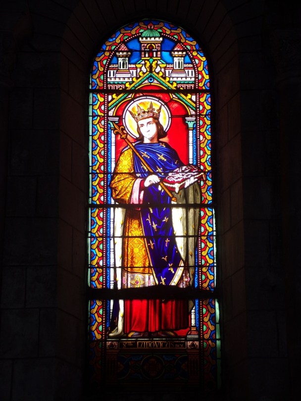 Jarnac – L’église Saint-Pierre – Le vitrail ‘St Ludovic’ (4 octobre 2023)
