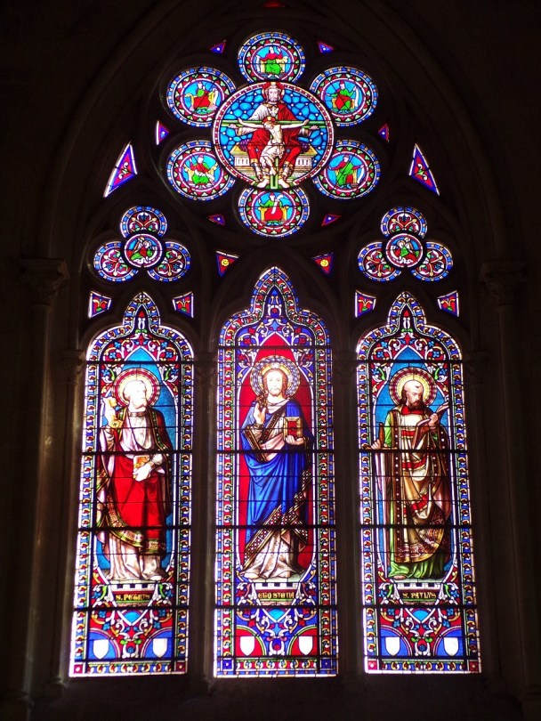 Jarnac – L’église Saint-Pierre – Le vitrail ‘St Pierre, St Paul’ (4 octobre 2023)