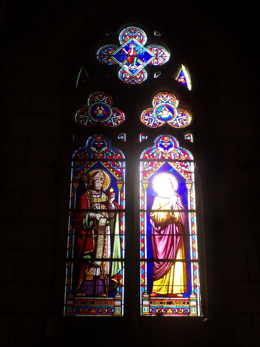 Jarnac – L’église Saint-Pierre - Le vitrail 'St Augustin - Ste Monique' (4 octobre 2023)