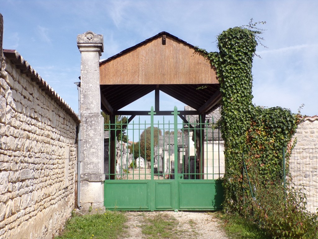 Jarnac – Une entrée du cimetière (4 octobre 2023)