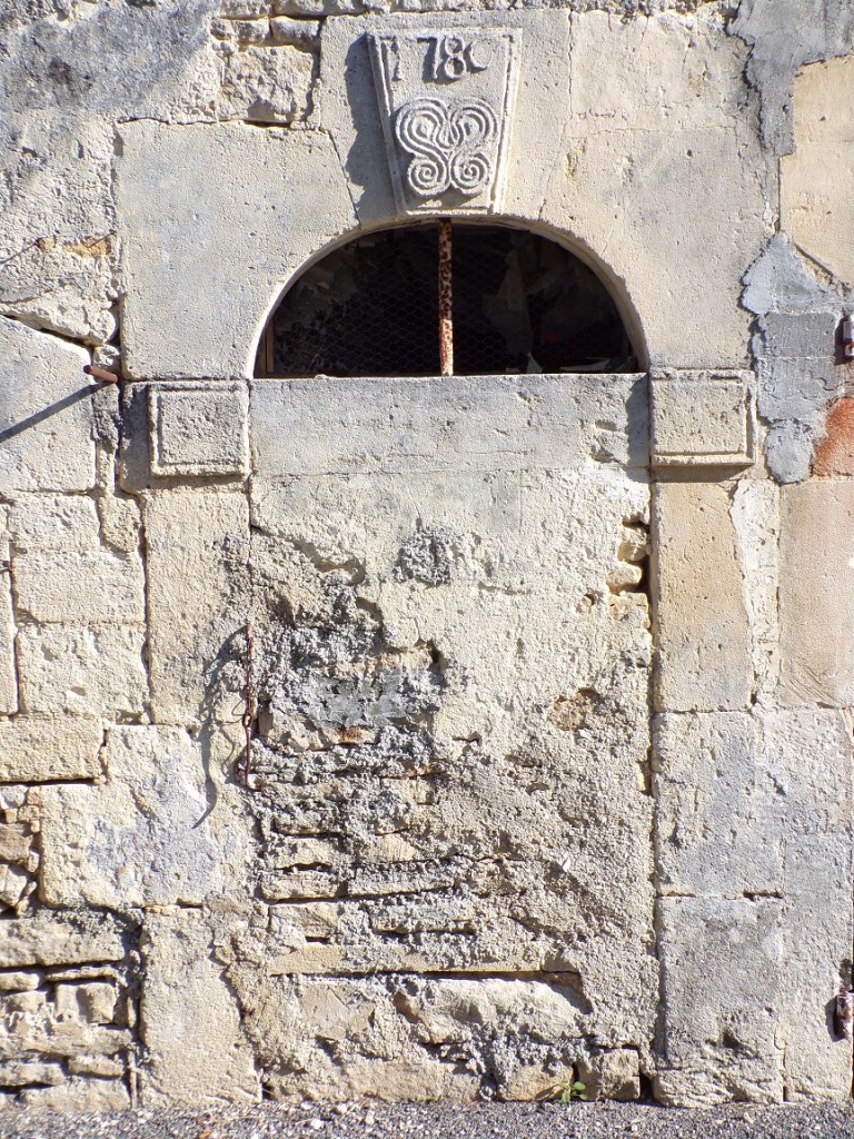 Mesnac - Maison derrière l'église (16 septembre 2018)