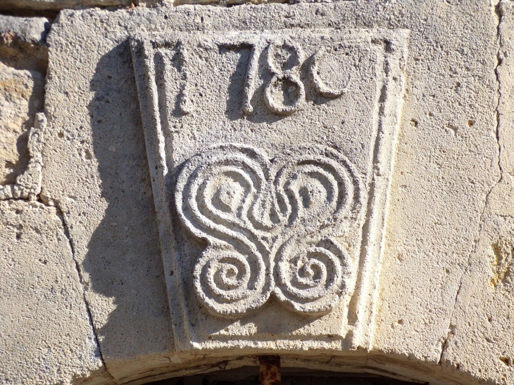 Mesnac - Maison derrière l'église (16 septembre 2018)