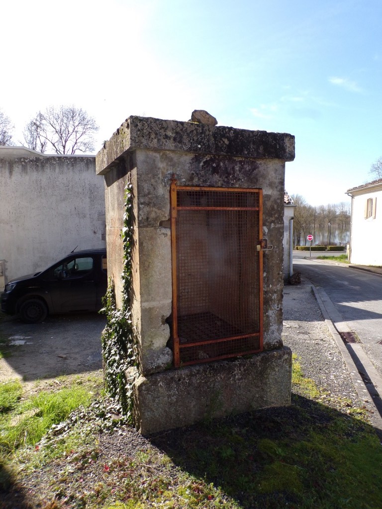 Dompierre-sur Charente – Le puits rue de la Tonnellerie (17 février 2024)