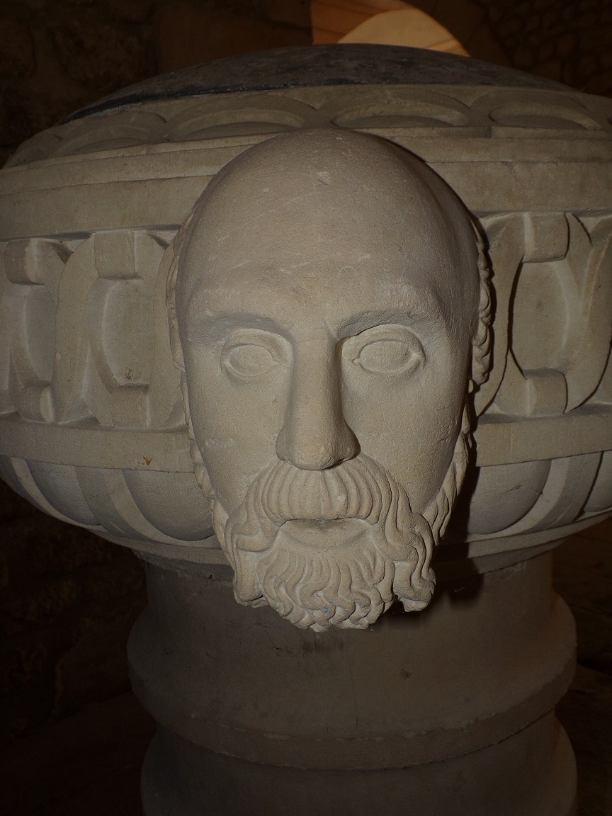 Dompierre-sur Charente – L’église Saint-Blaise – Fonts baptismaux (17 février 2027)