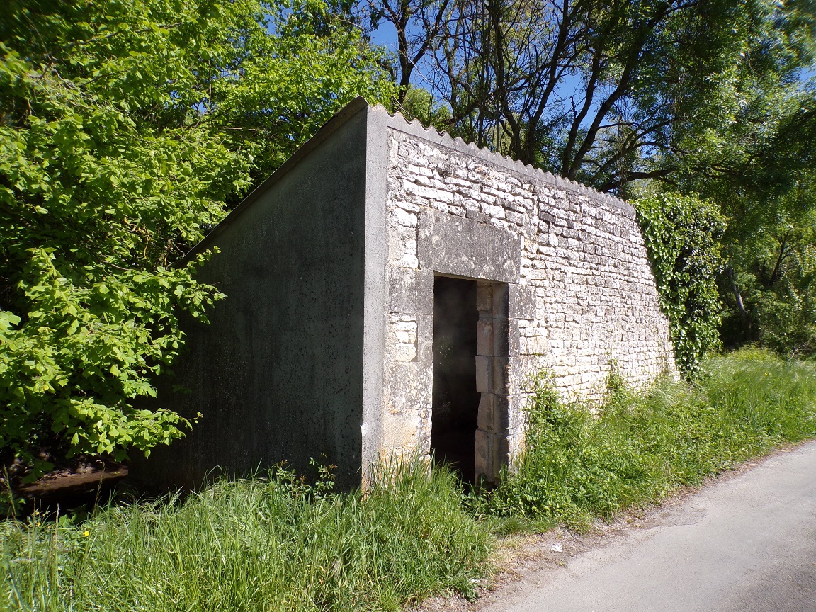 Matha - Lavoir de la Source (21 avril 2024)