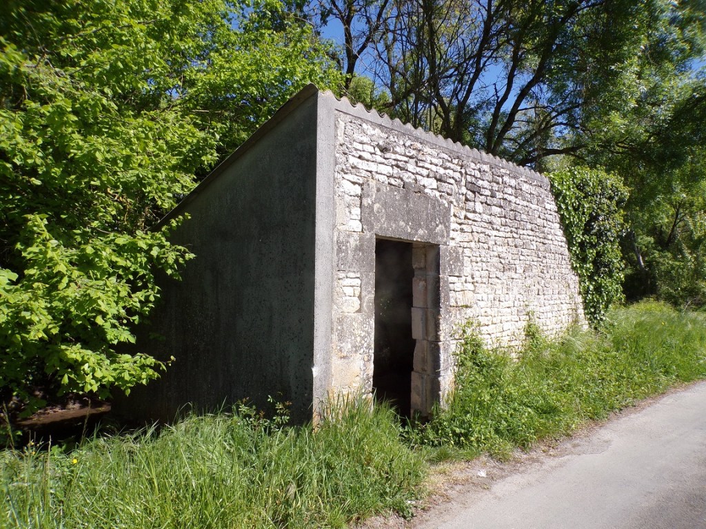 Matha - Lavoir de la Source (21 avril 2024)