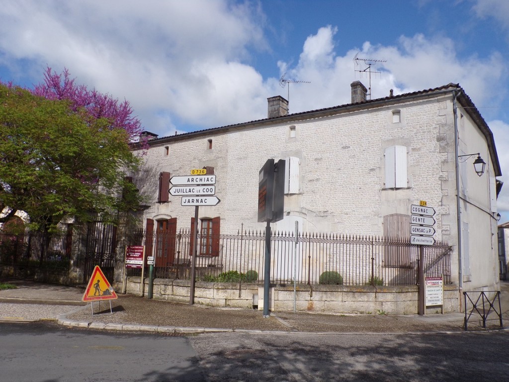 Segonzac - Ancienne poste (10 avril 2024)