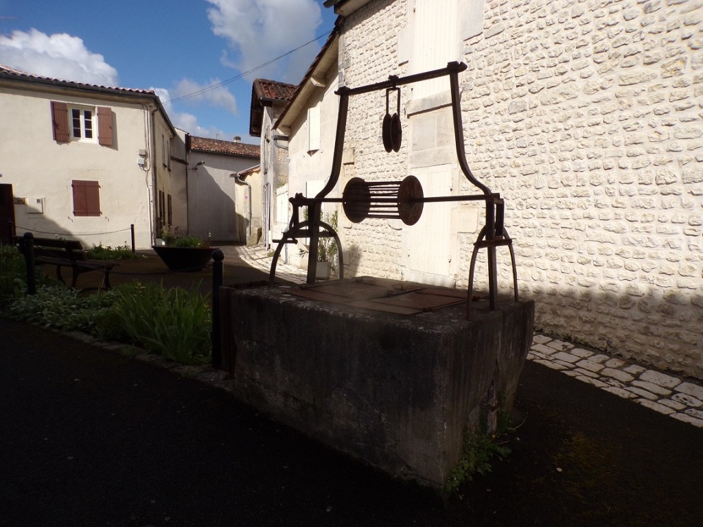 Segonzac – Le puits rue du Puits (10 avril 2024)
