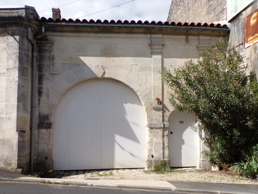 Segonzac – Porche daté '1732' (10 avril 2024)