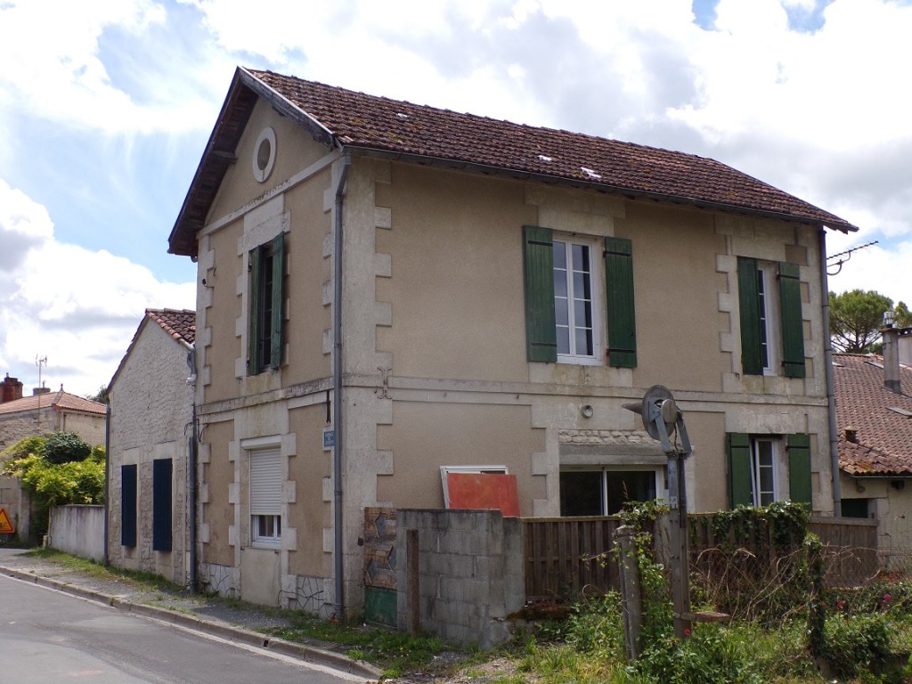 Brives-sur-Charente - Maison de garde-barrière n° 6 (30 mai 2024)
