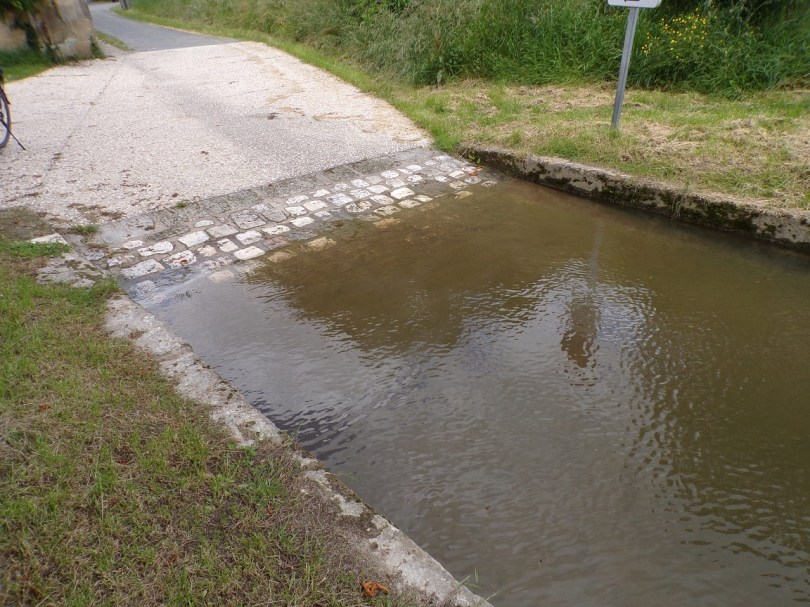 Saint-Simon - Un lavoir à Juac (27 mai 2024)