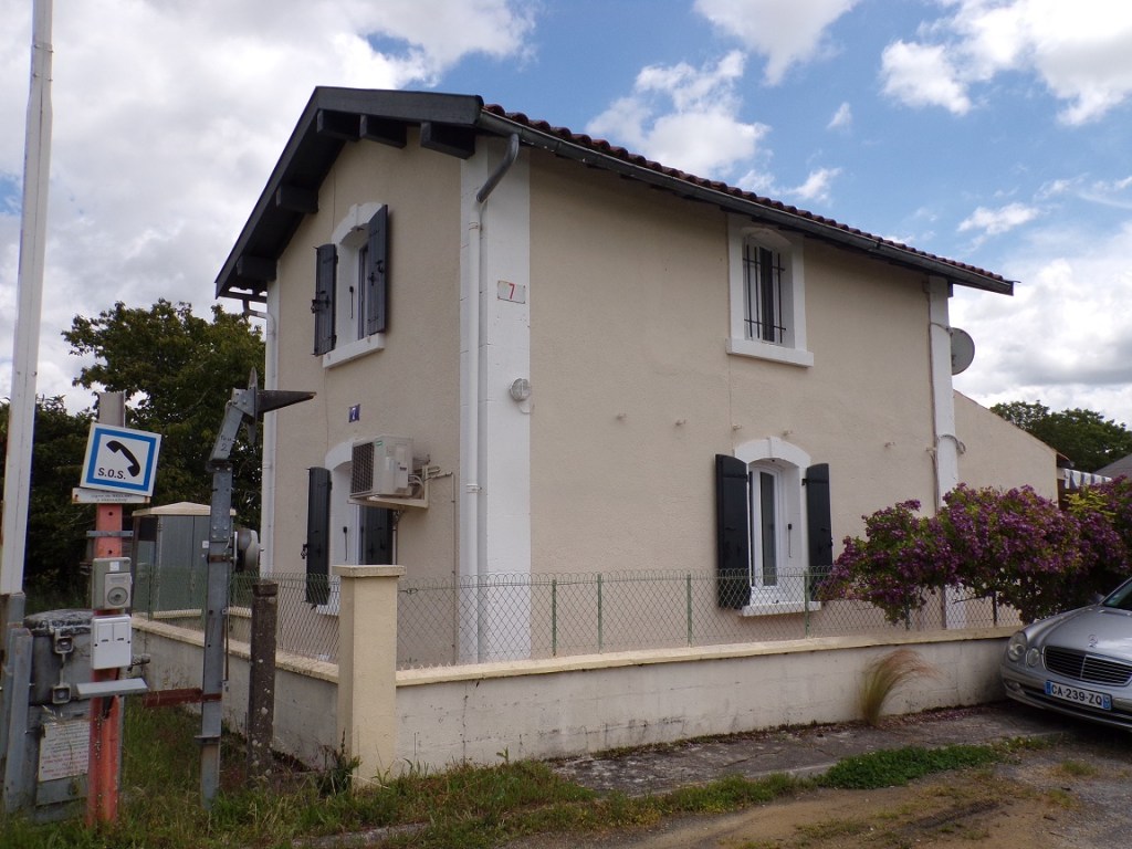 Salignac-sur-Charente -Maison de garde-barrière n°7 (30 mai 2024)