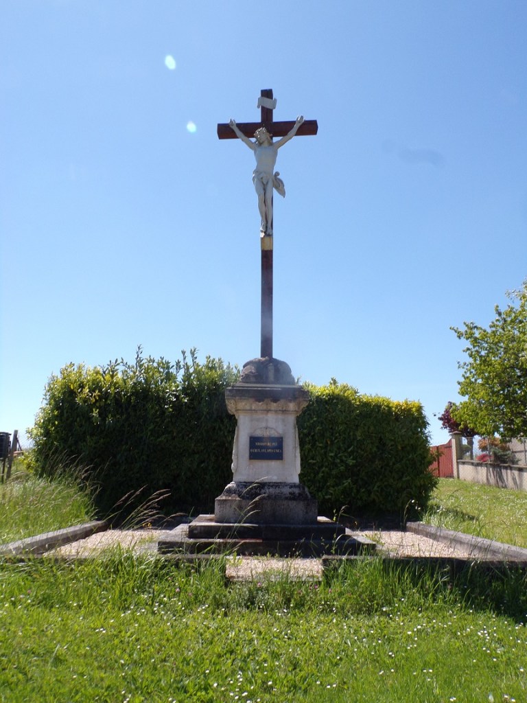 Salles d'Angles - Chemin de Broute Chèvre - La Croix de Mission (9 mai 2024)