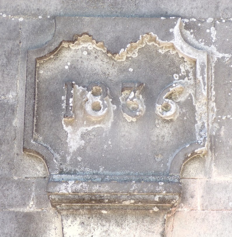 Salles d'Angles - Chemin du curé Vinconneau - Portail daté '1836' (9 mai 2024)