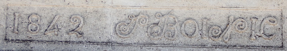 Salles d'Angles - route de Pruneau n°4 - Portail '1842 - P Boy Pic' (9 mai 2024)