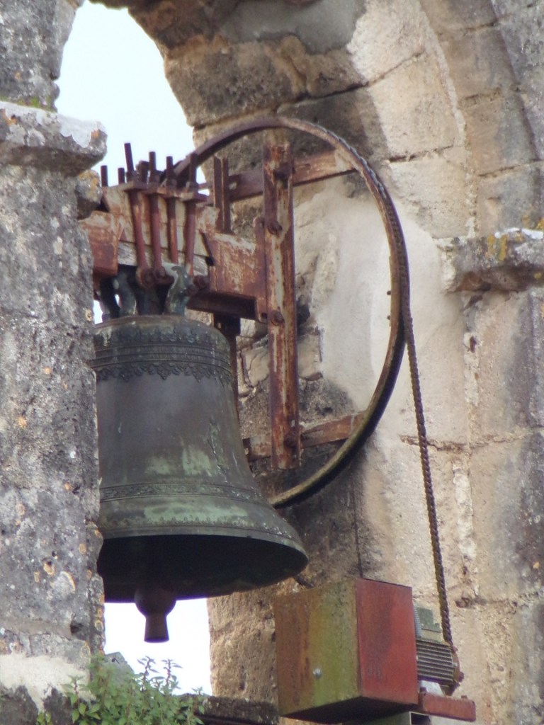 Triac-Lautrait – L’église Saint-Romain - La cloche (27 mai 2024)