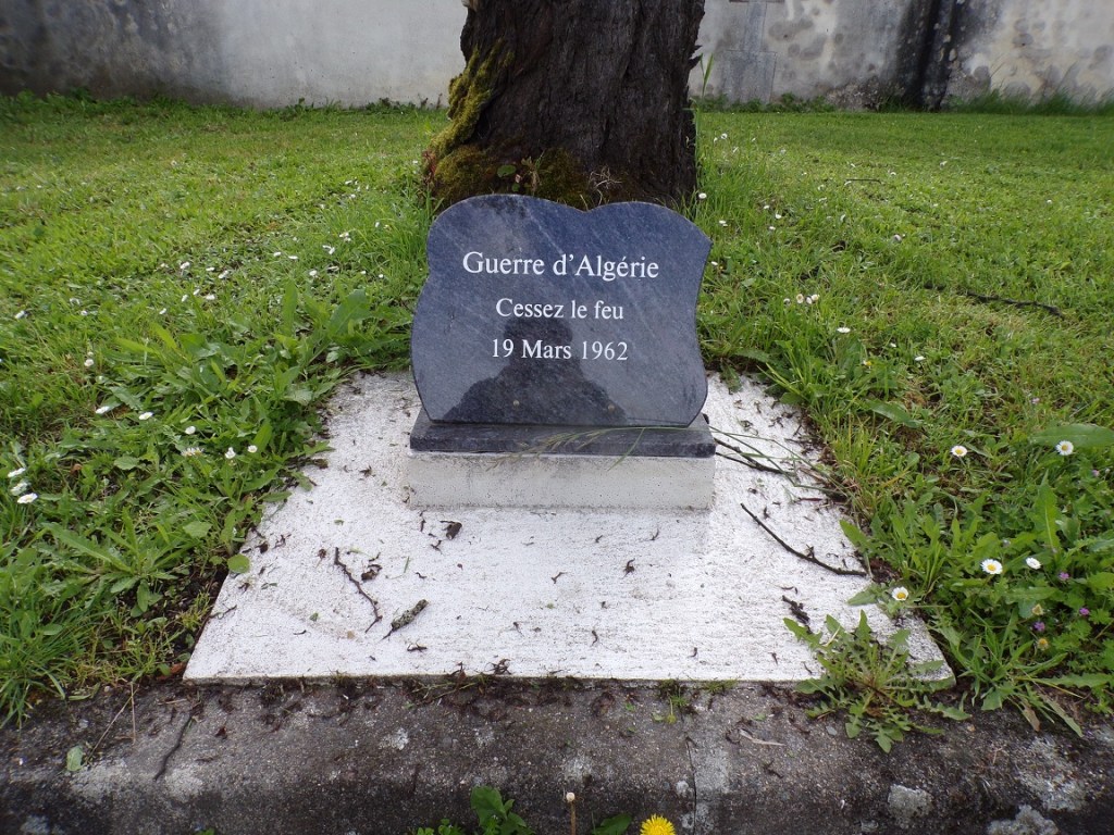 Verrières - plaque commémorative pour la guerre d'Algérie (15 mai 2024)