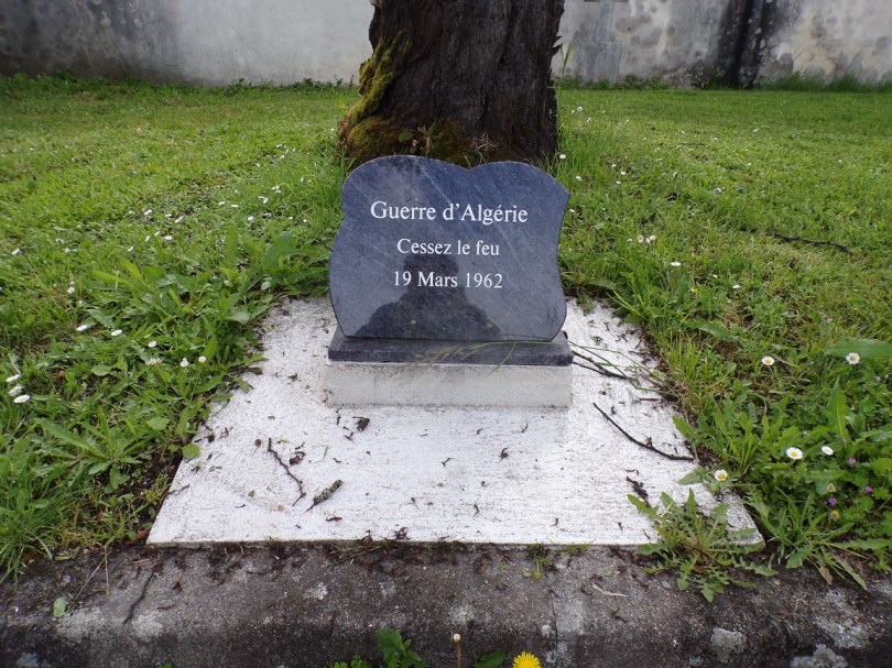 Verrières - plaque commémorative pour la guerre d'Algérie (15 mai 2024)