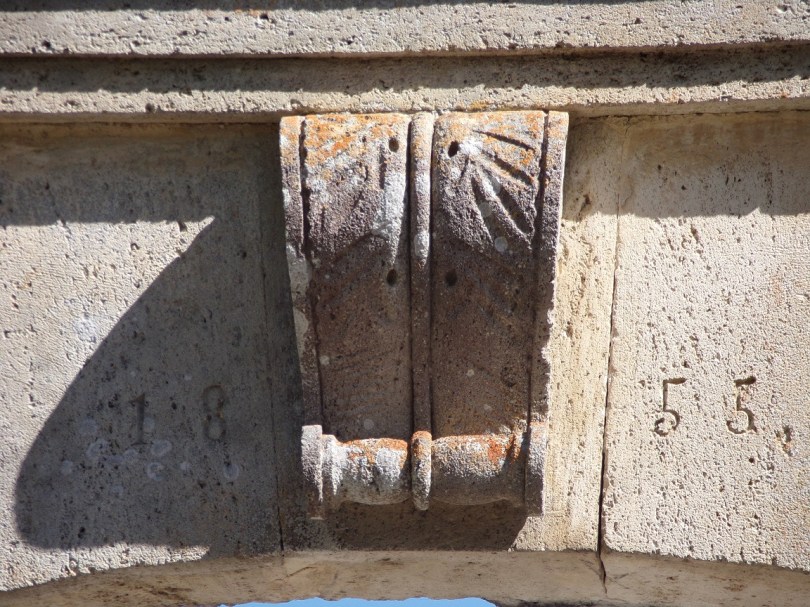 Angeac-Charente – Porche daté '1855' (10 juin 2024)