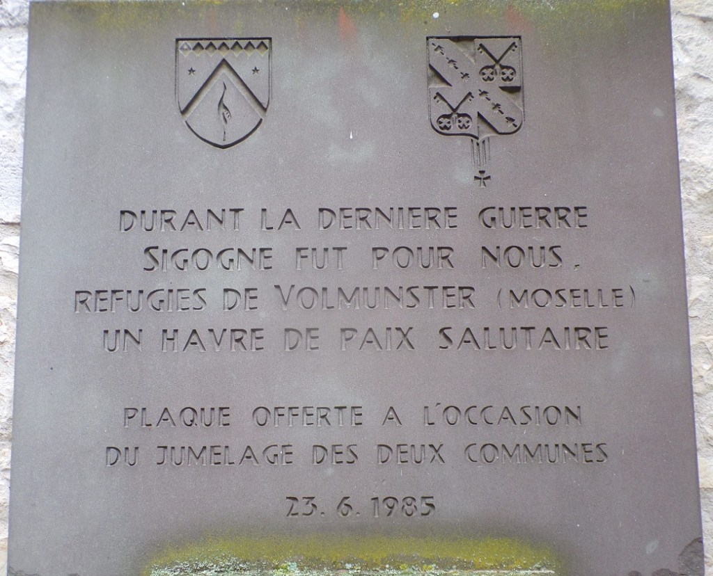 Sigogne - Plaque de jumelage avec Volmunster (19 juin 2024)