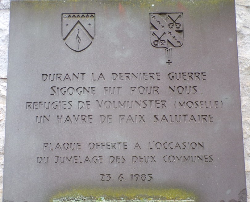 Sigogne - Plaque de jumelage avec Volmunster (19 juin 2024)