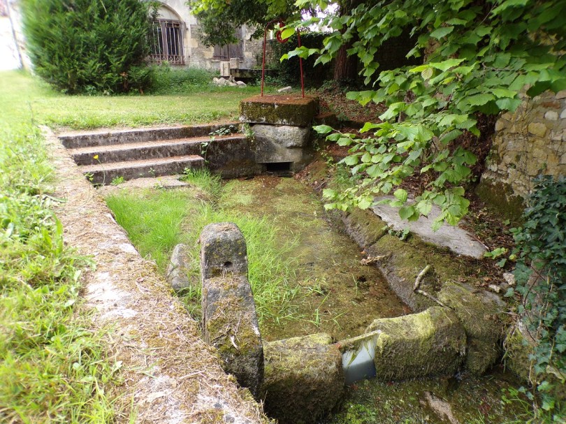 Louzignac - Le lavoir - impasse du lavoir (15 juillet 2024)