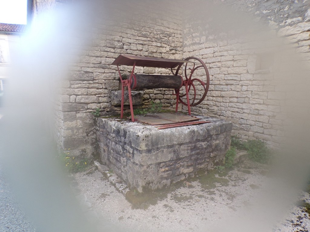 Neuvicq-le-Château - Un Puits (1 juillet 2024)