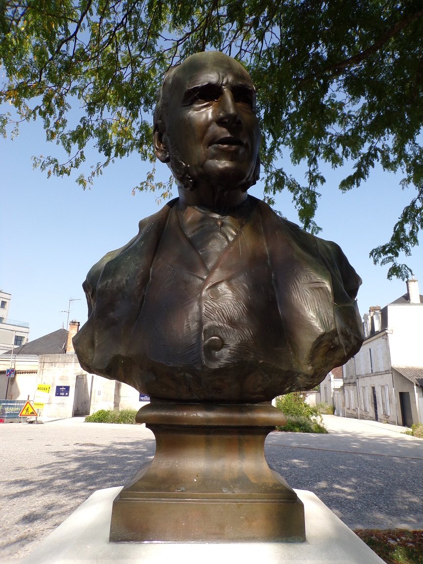 place Edouard Martell – buste d’Edouard Martell (29 juillet 2024)