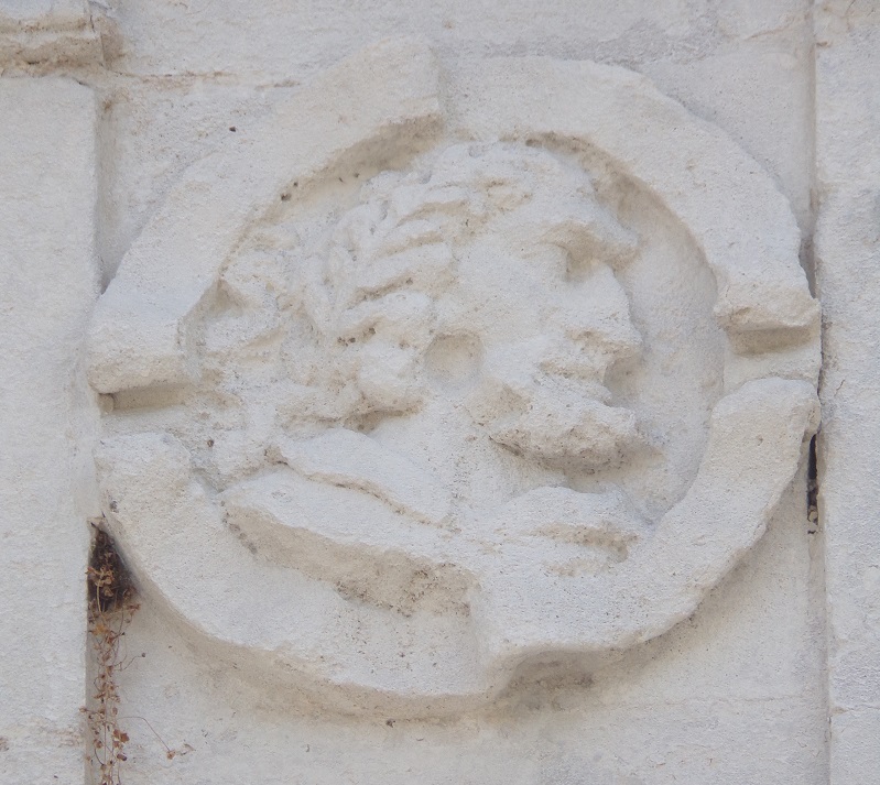 Le Château François 1er - Un médaillon (22 août 2024)