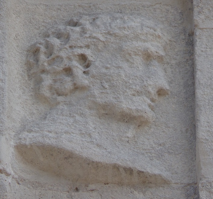 Le Château François 1er - Un médaillon (22 août 2024)